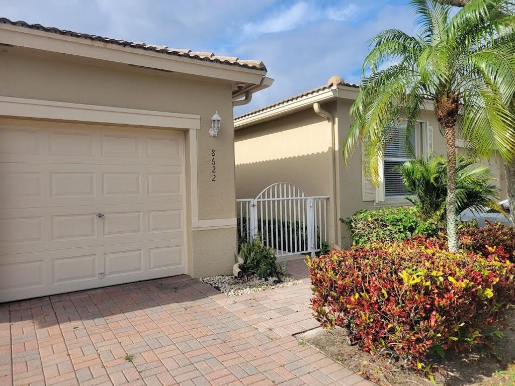 Photo of 8622 Lineyard Cay, West Palm Beach, FL 33411 (MLS # R10977662)