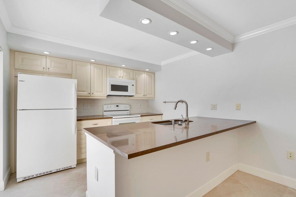 Photo of 2603 26th Court, Jupiter, FL 33477 (MLS # R10984408)