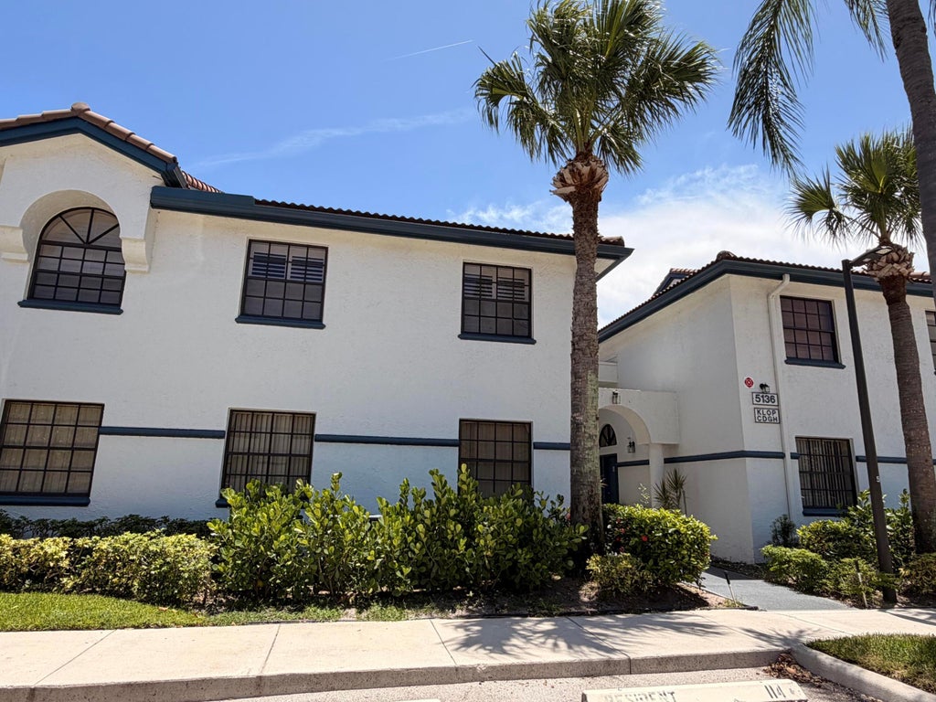 Photo of 5136 FLORIA Drive #G, Boynton Beach, FL 33437 (MLS # B26054166)