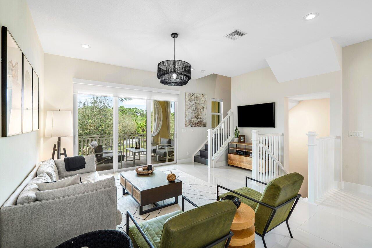 ALTON - Residential Lease