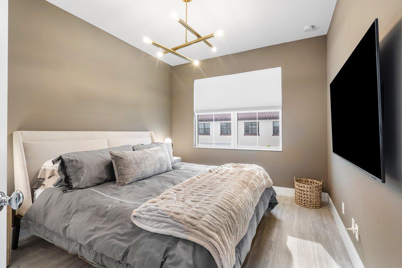 ALTON - Residential Lease