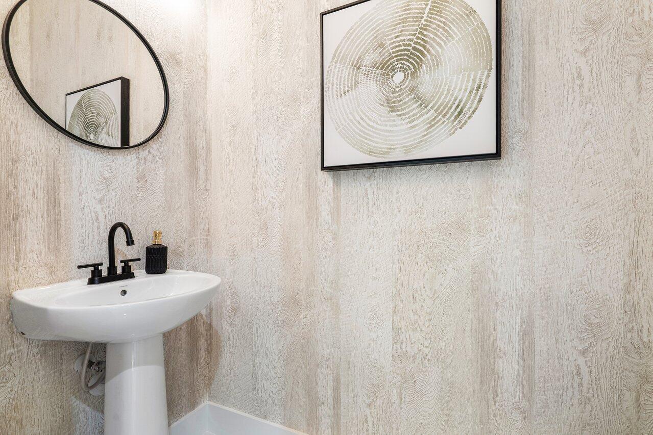 ALTON - Residential Lease