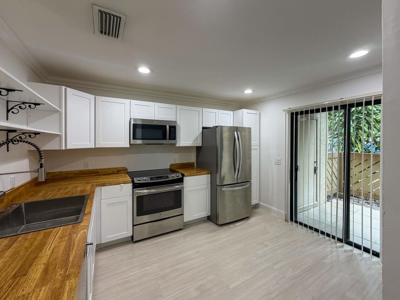 SHEFFIELD WOODS AT WELLINGTON CONDO - Residential Lease