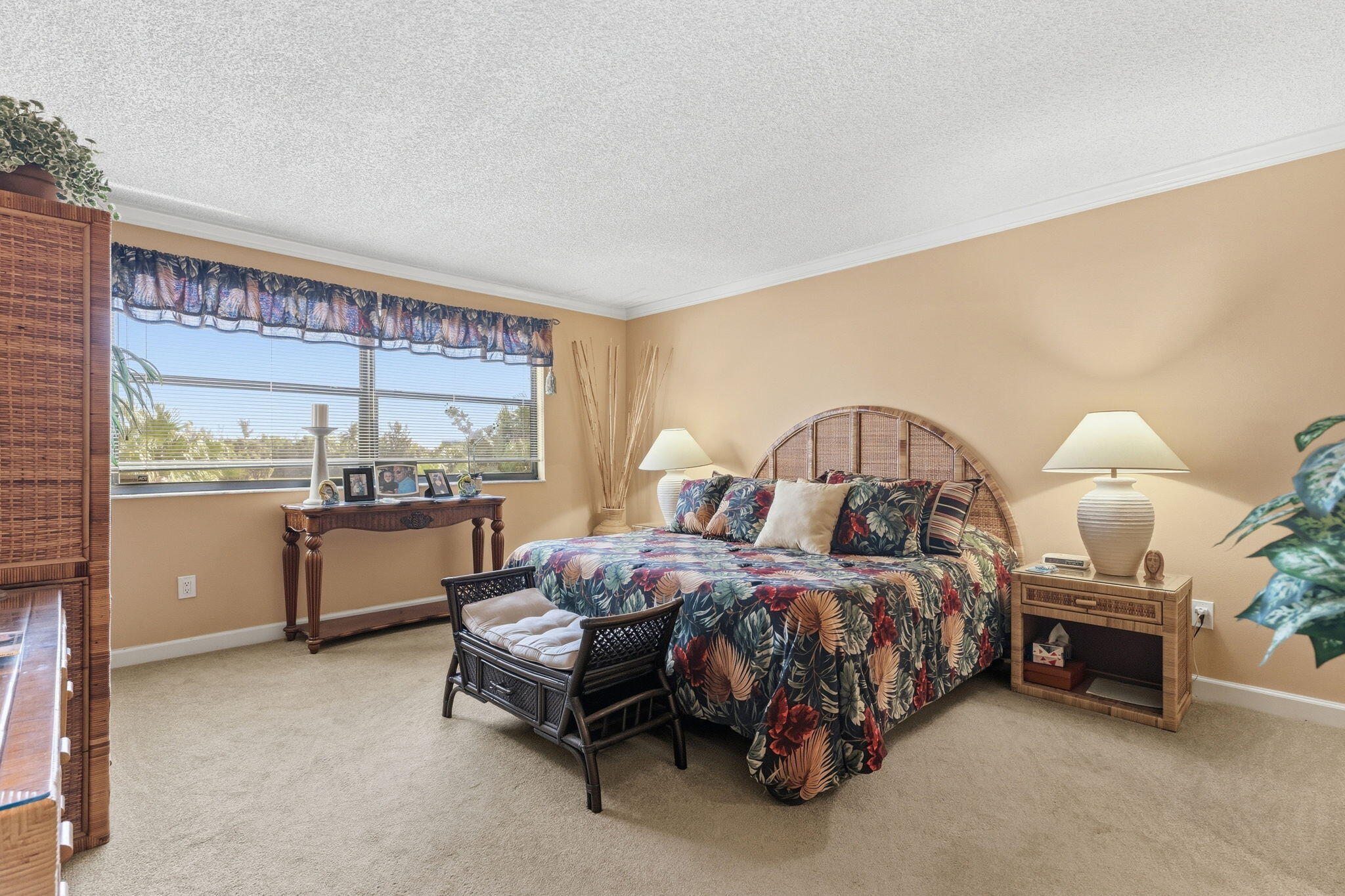 FAIRWAYS AT BONAVENTURE CONDO - Residential