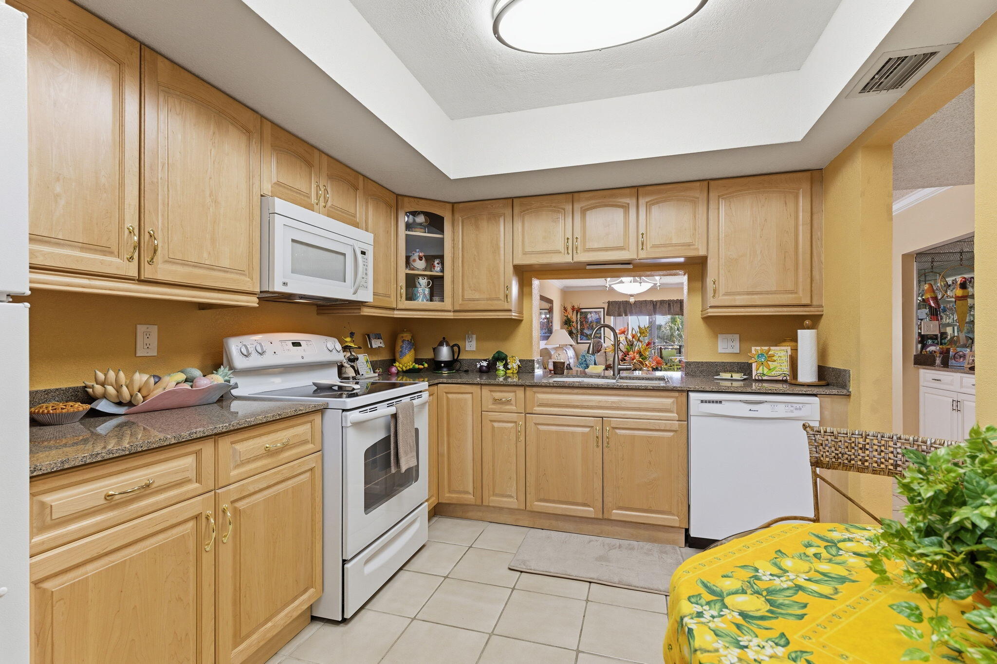 FAIRWAYS AT BONAVENTURE CONDO - Residential