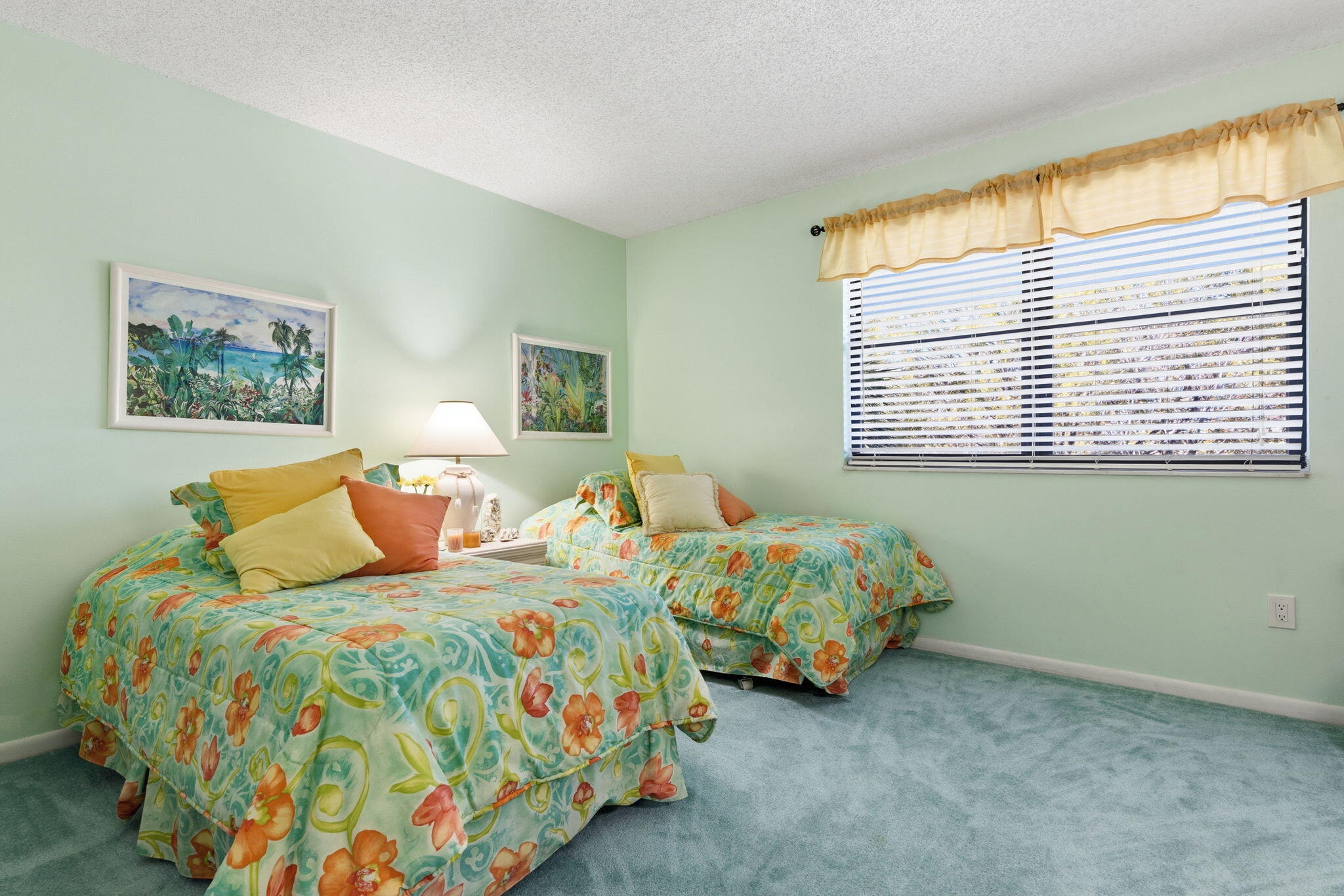 FAIRWAYS AT BONAVENTURE CONDO - Residential