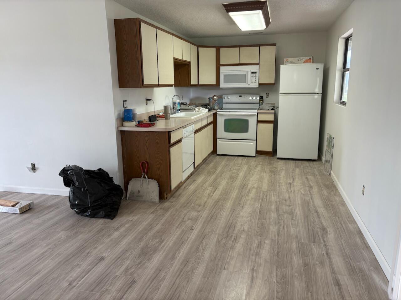 Port St Lucie, Florida 34953, United States, 3 Bedrooms Bedrooms, ,2 BathroomsBathrooms,Residential,Pending,209475