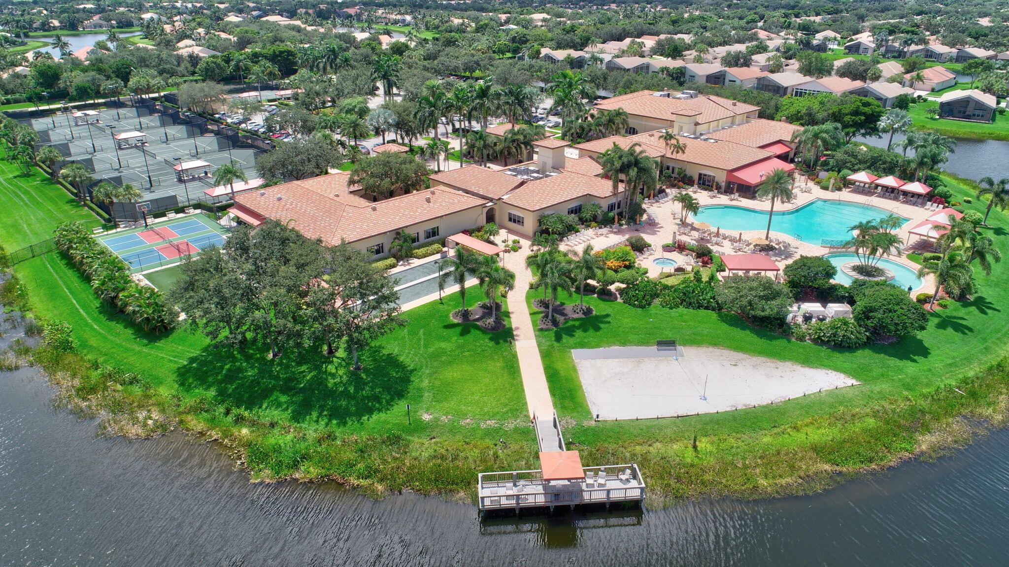 VALENCIA FALLS - Residential