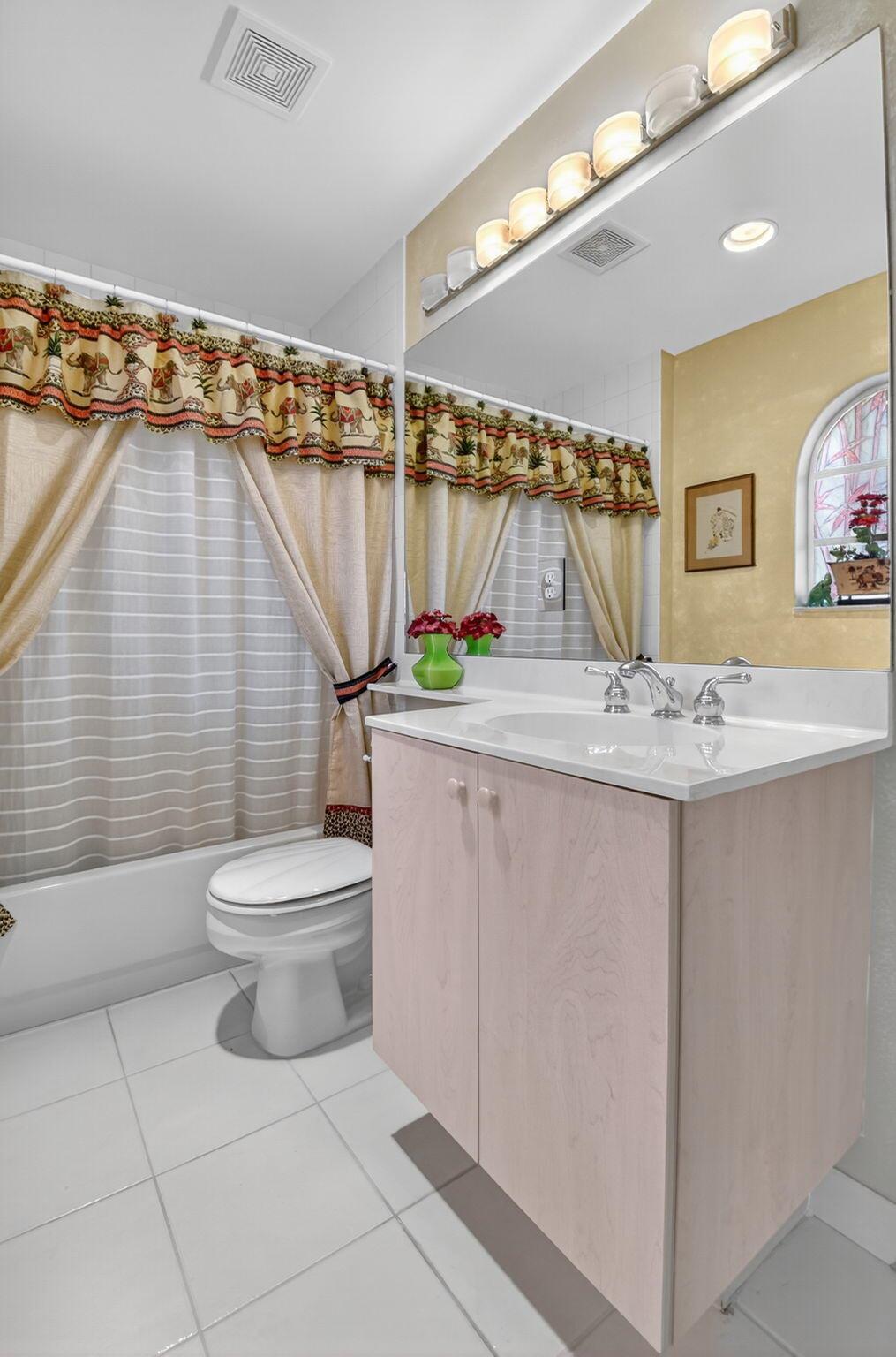VALENCIA FALLS - Residential