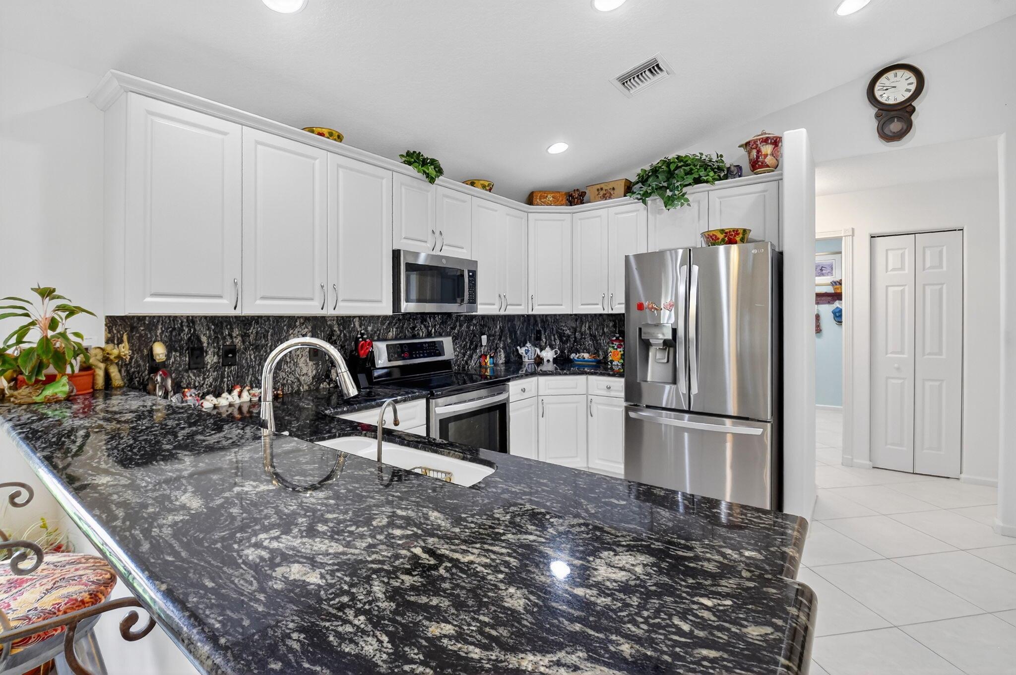VALENCIA FALLS - Residential