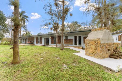 A home in Lake Worth