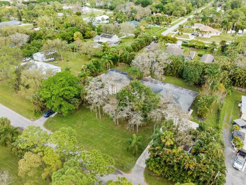 A home in Lake Worth