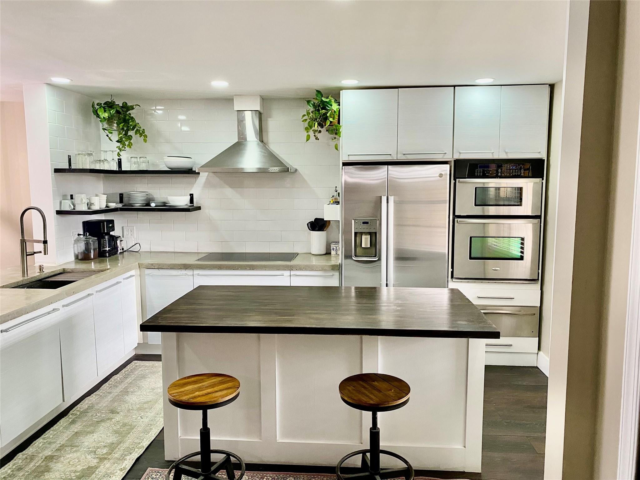 View photos, virtual tours, details... 6406 ASPEN GLEN Circle 202