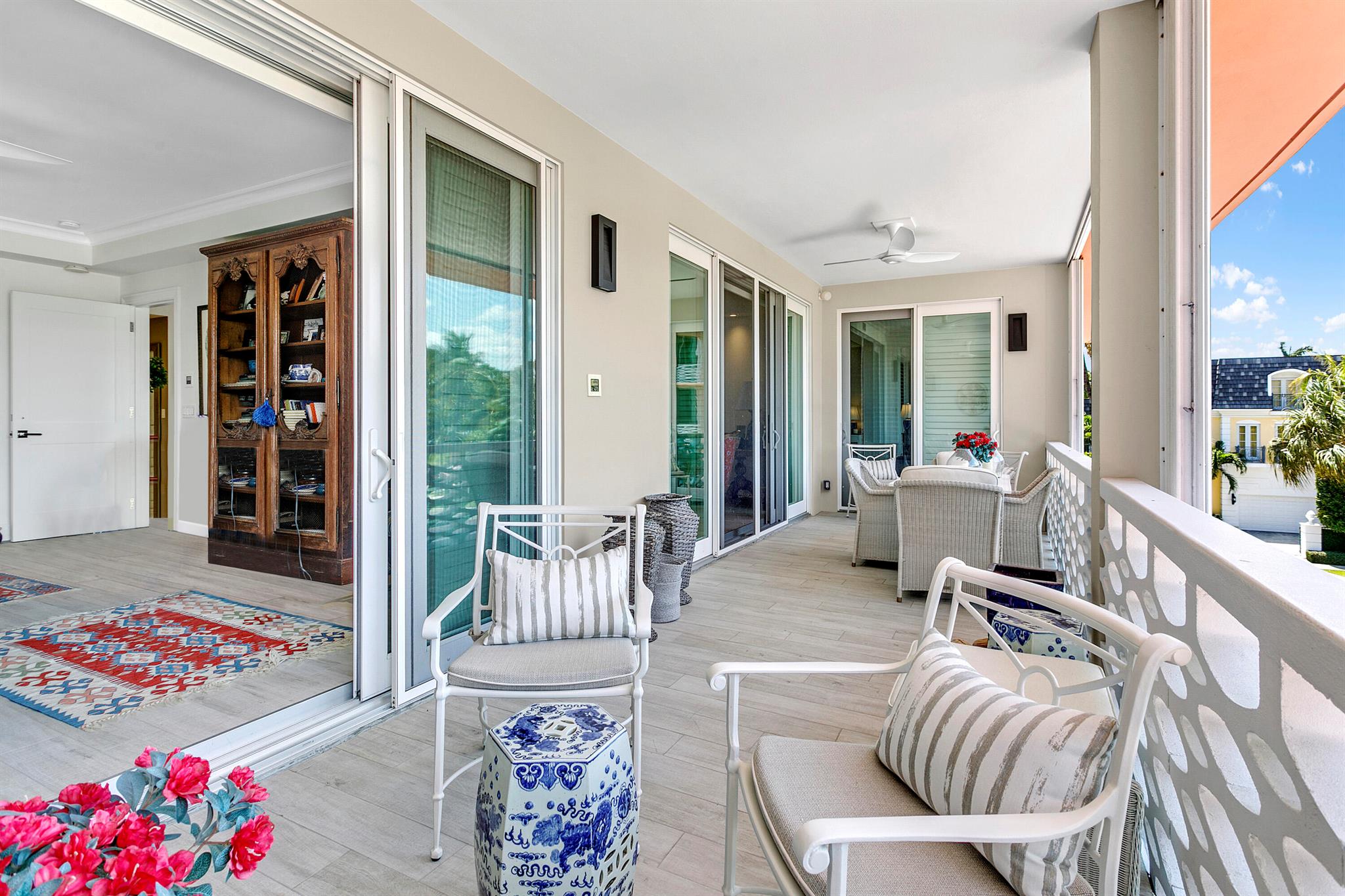 SOUTHLAKE COND DECL IN - Residential