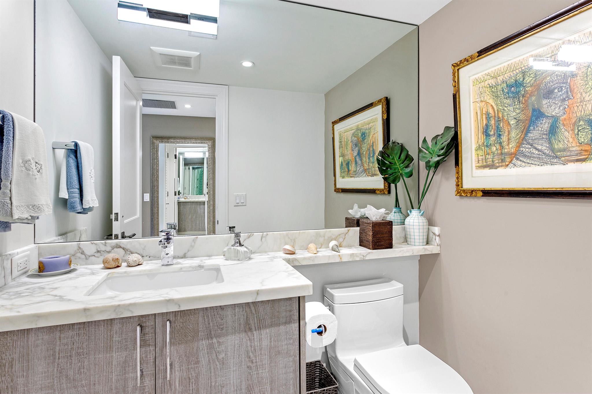 SOUTHLAKE COND DECL IN - Residential