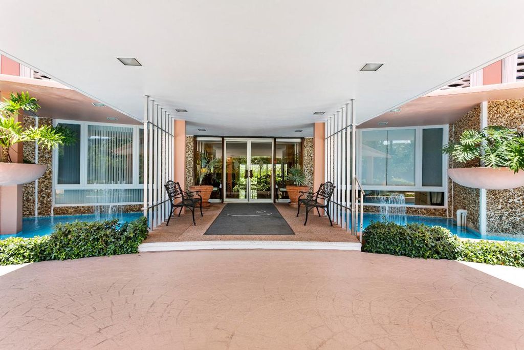 Photo of 315 S Lake Drive #3f, Palm Beach, FL 33480 (MLS # R11084043)