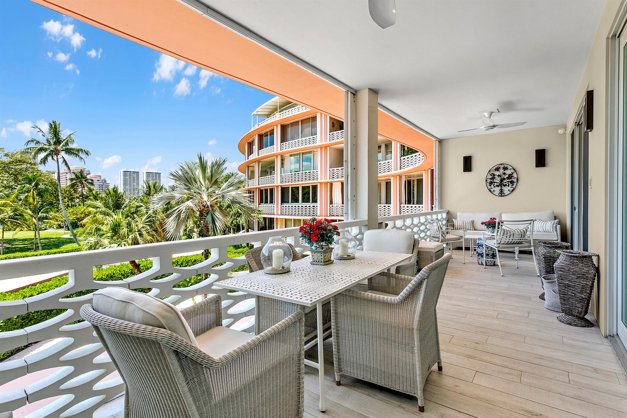 SOUTHLAKE COND DECL IN - Residential