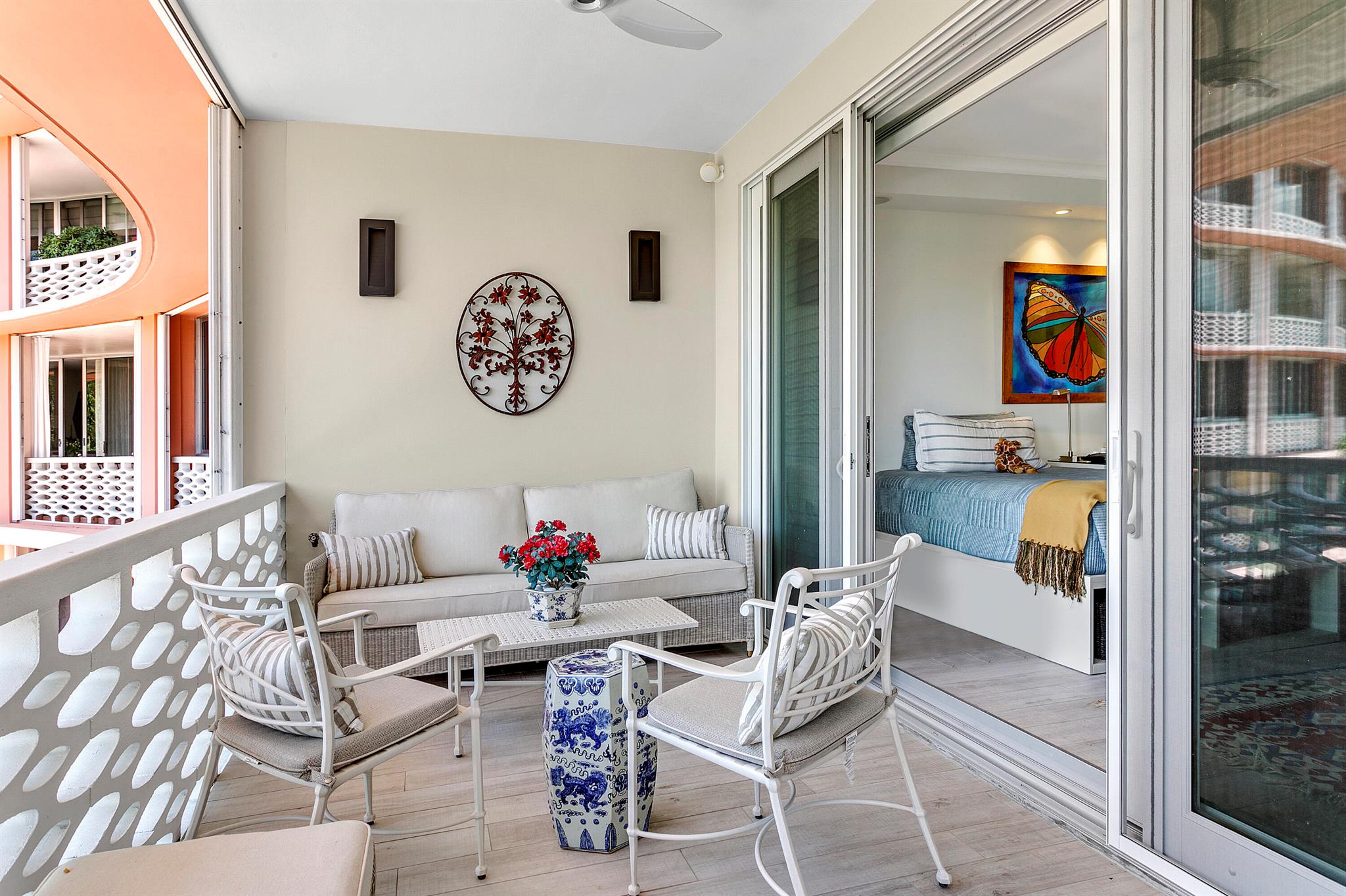 SOUTHLAKE COND DECL IN - Residential