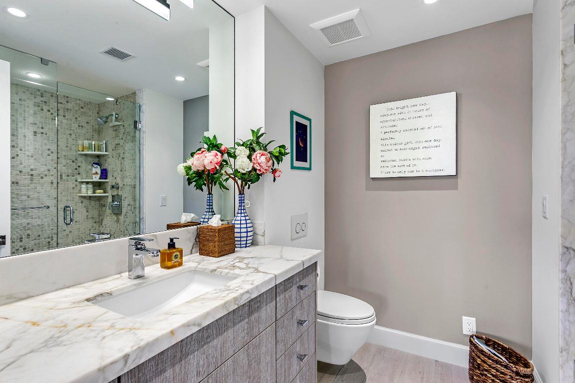 SOUTHLAKE COND DECL IN - Residential