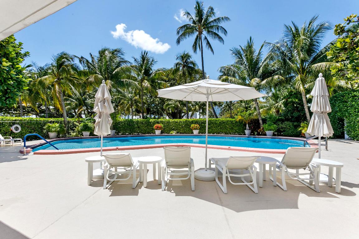 SOUTHLAKE COND DECL IN - Residential