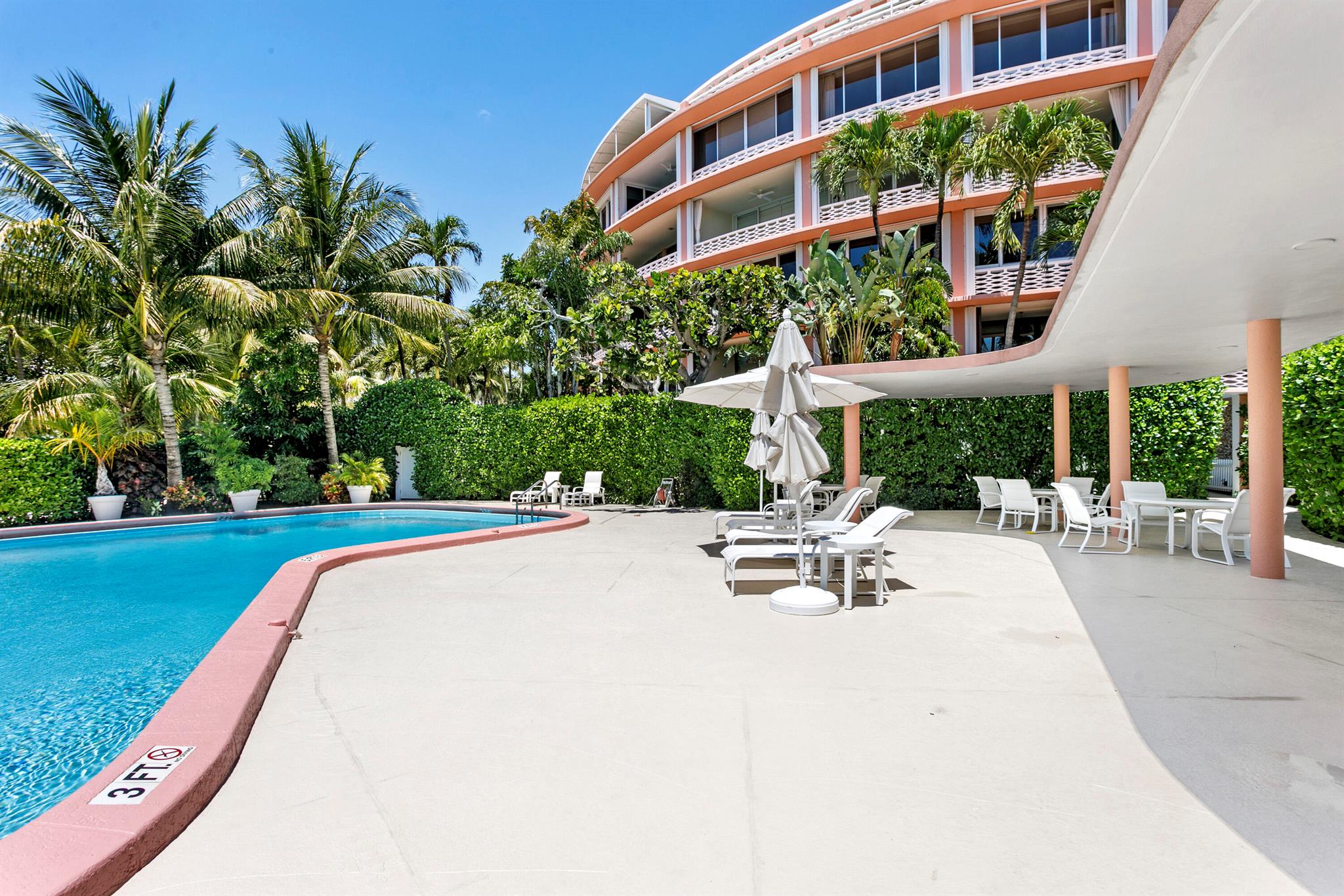 SOUTHLAKE COND DECL IN - Residential