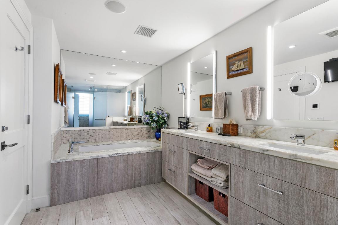 SOUTHLAKE COND DECL IN - Residential