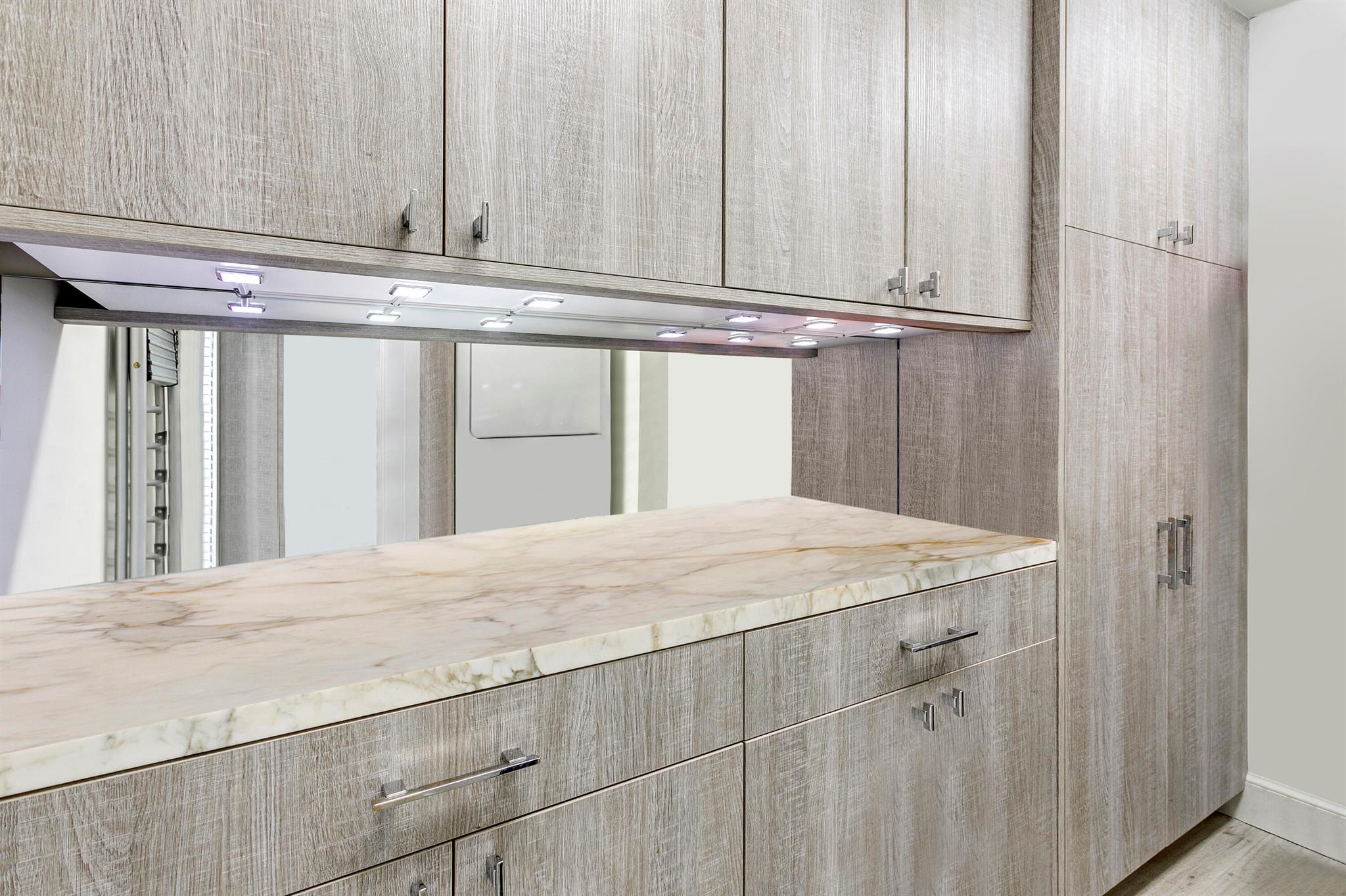 SOUTHLAKE COND DECL IN - Residential