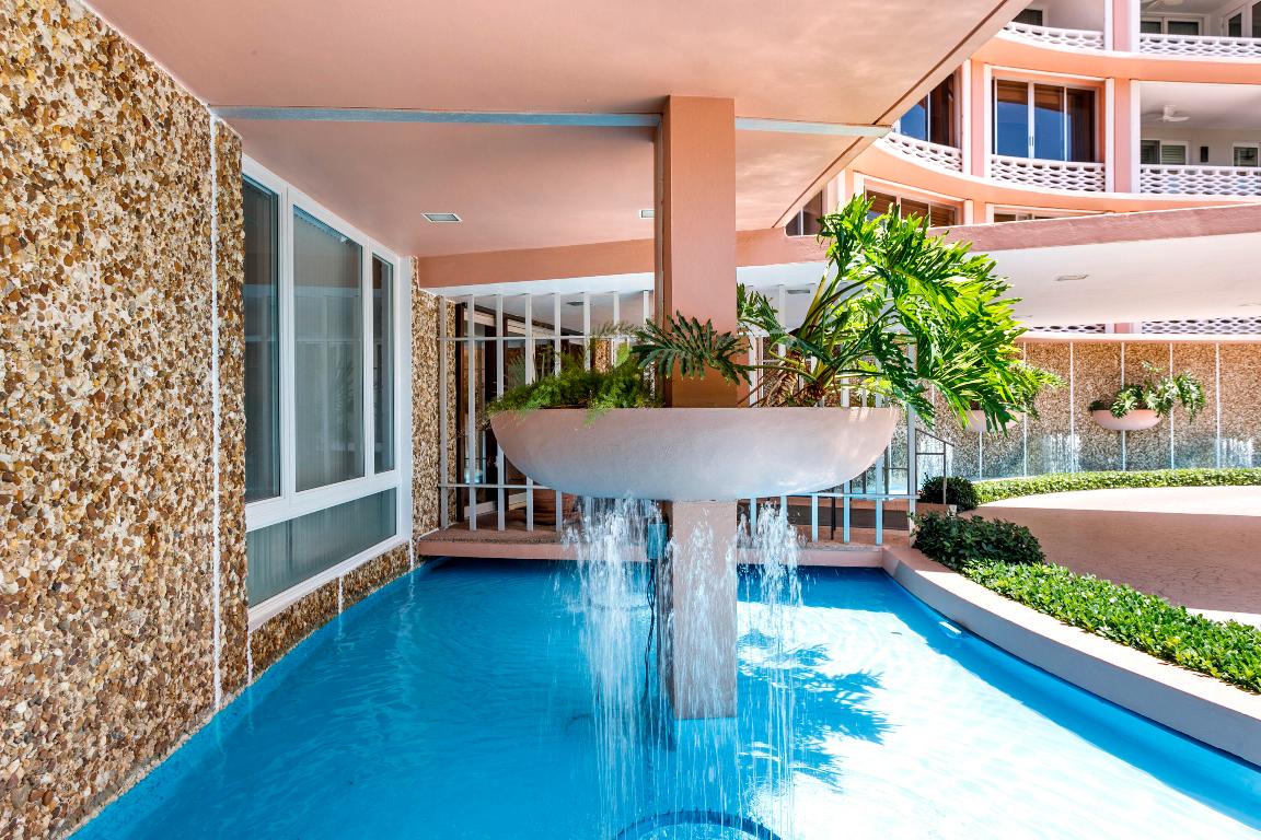 SOUTHLAKE COND DECL IN - Residential