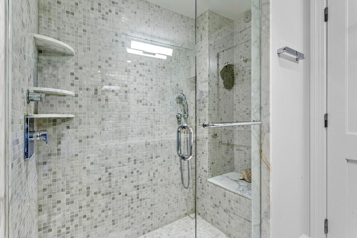 SOUTHLAKE COND DECL IN - Residential