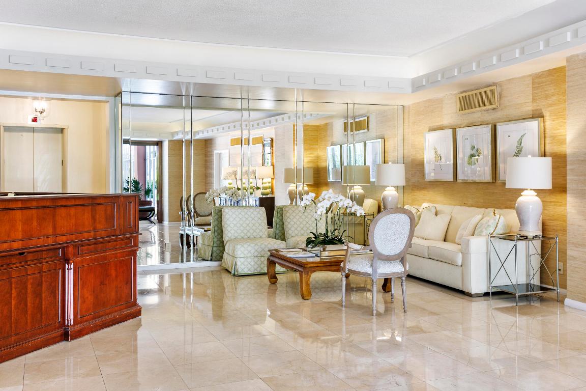 SOUTHLAKE COND DECL IN - Residential