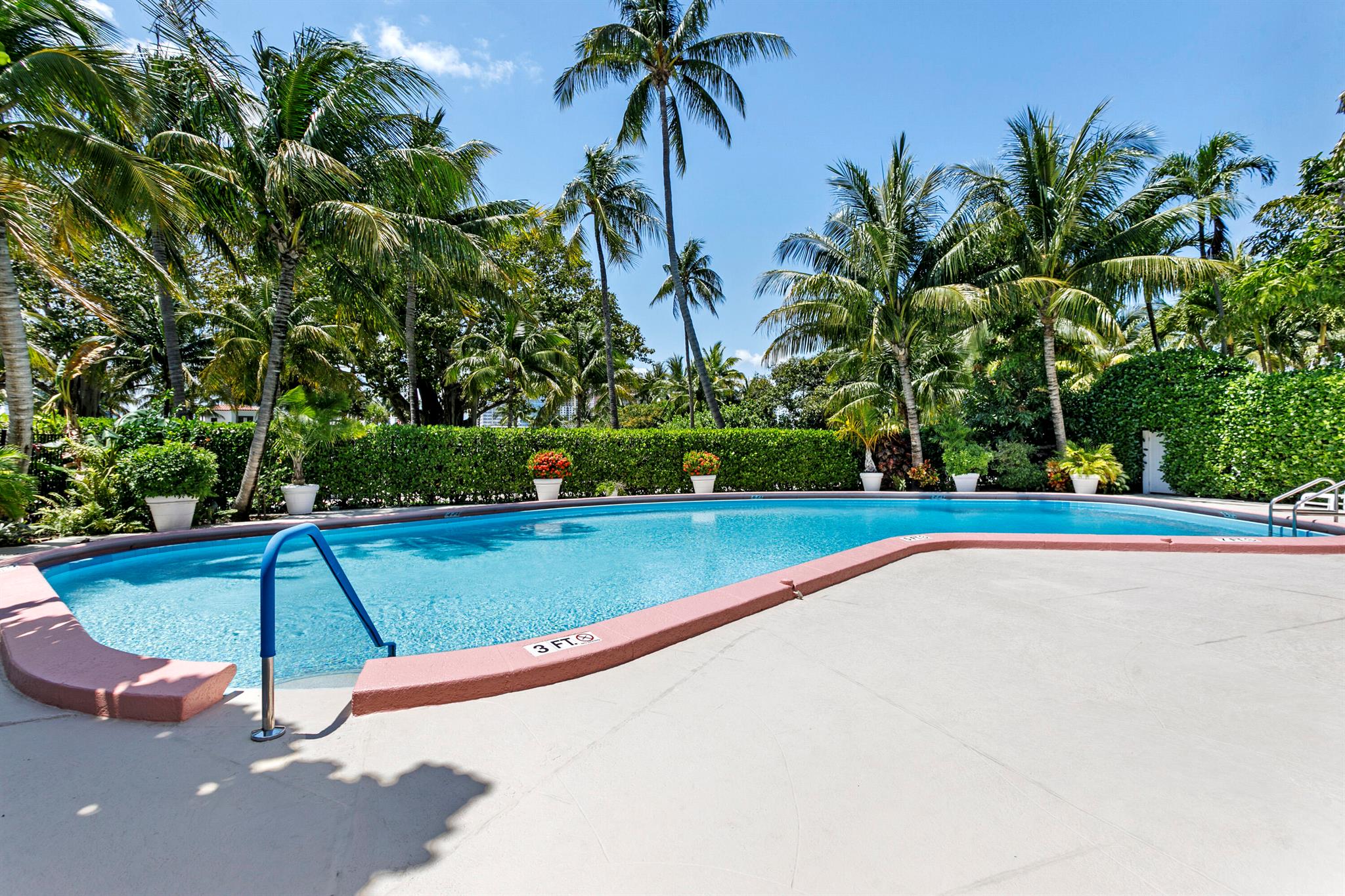 SOUTHLAKE COND DECL IN - Residential