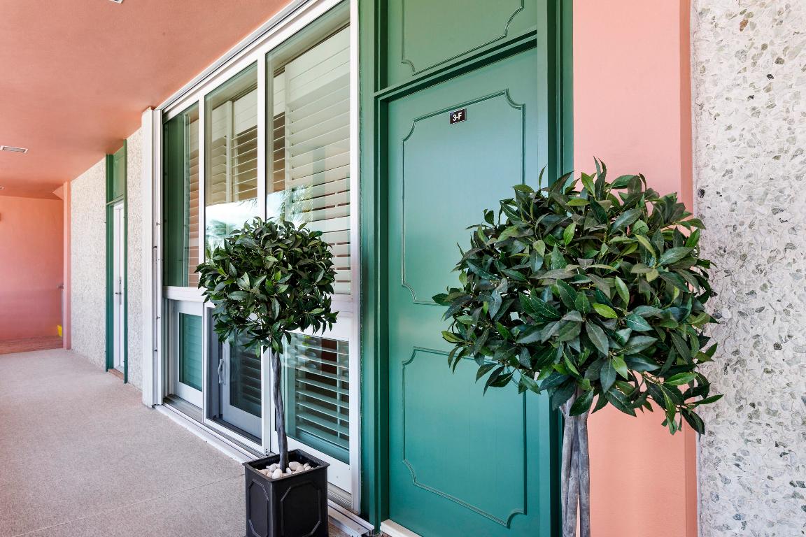 SOUTHLAKE COND DECL IN - Residential