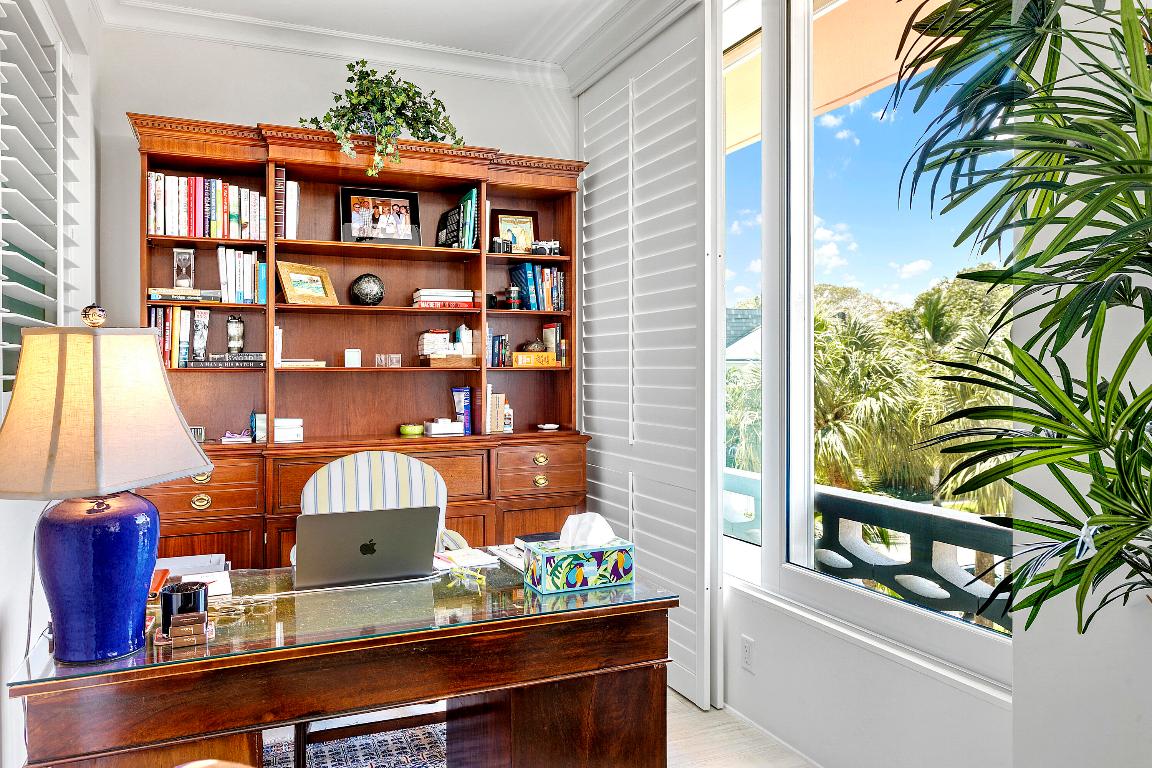 SOUTHLAKE COND DECL IN - Residential