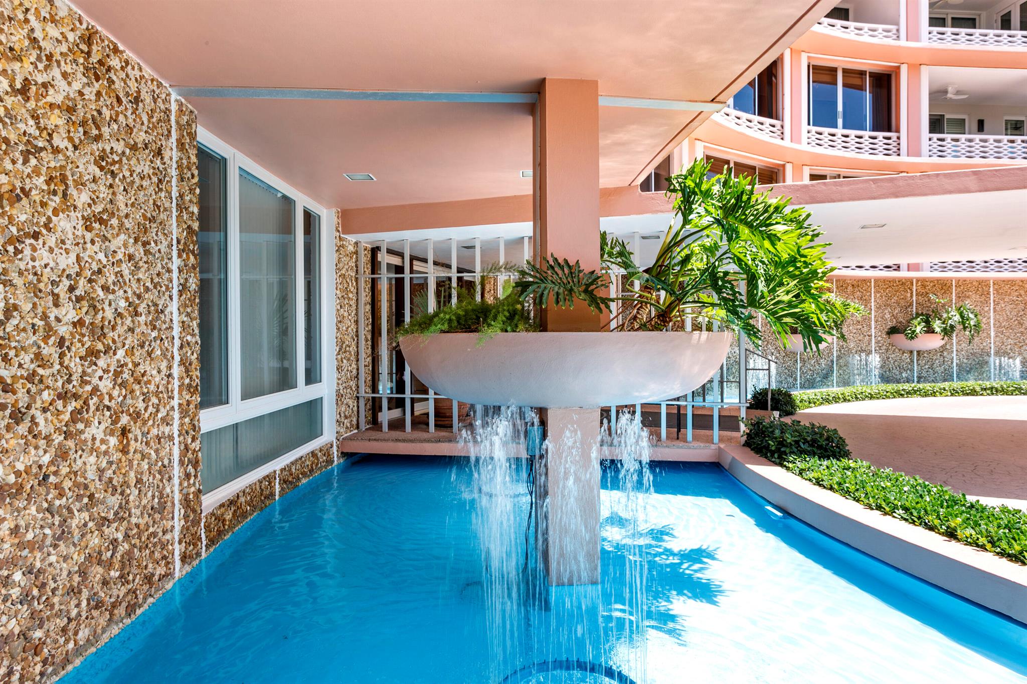 SOUTHLAKE COND DECL IN - Residential