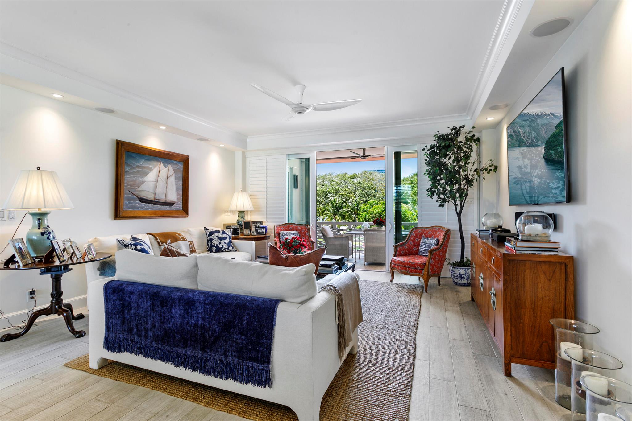 SOUTHLAKE COND DECL IN - Residential