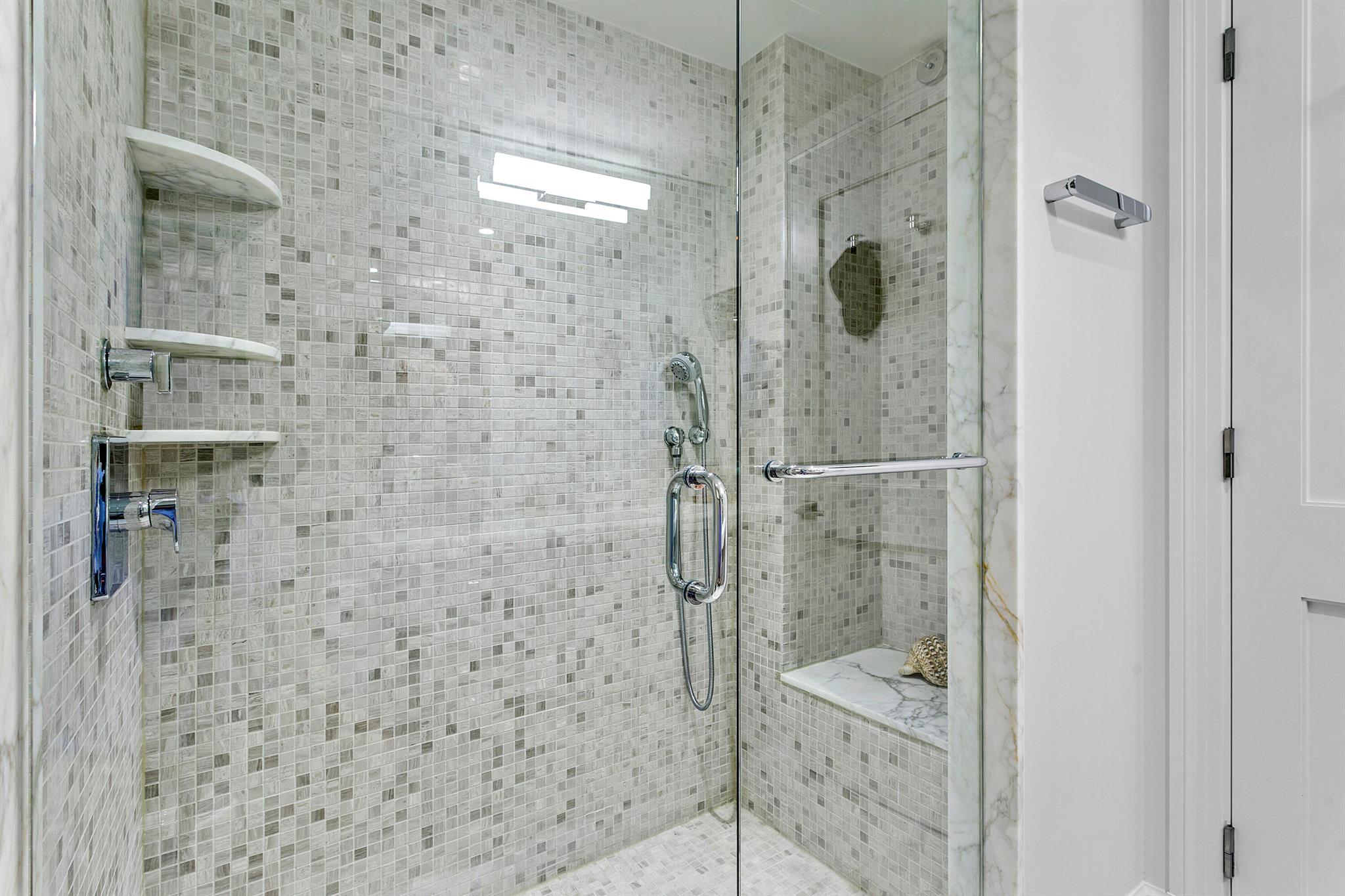 SOUTHLAKE COND DECL IN - Residential