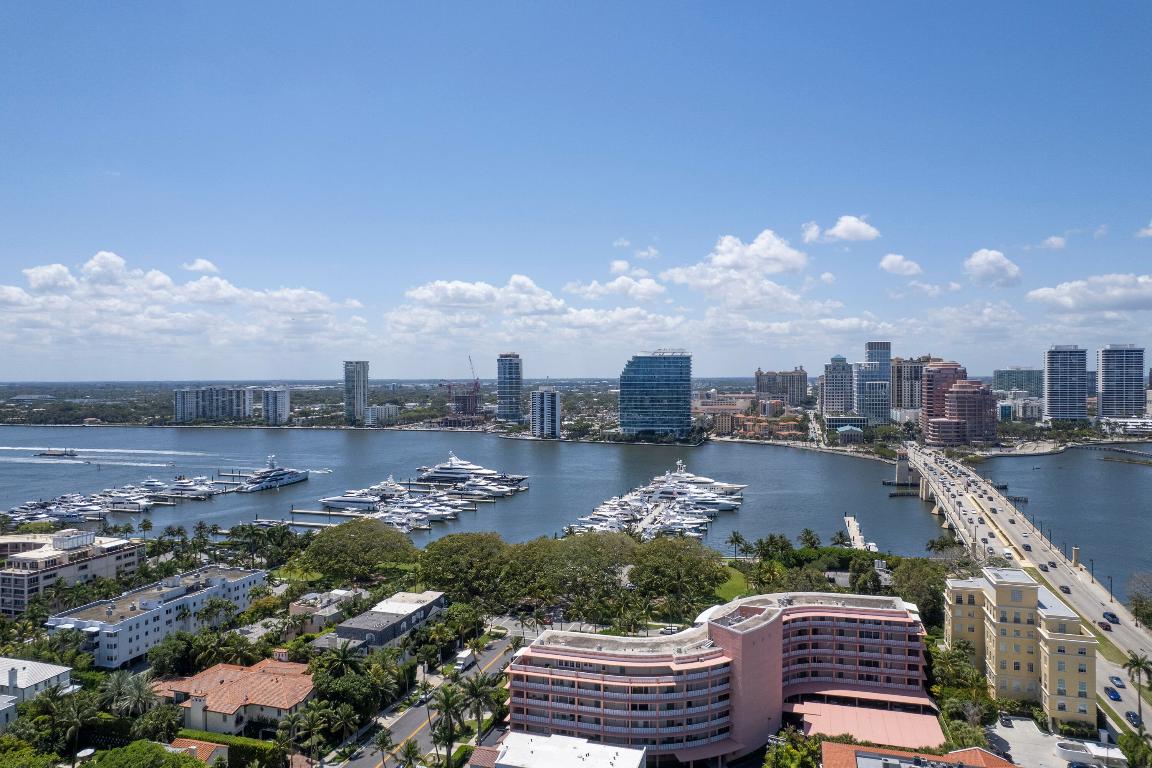 SOUTHLAKE COND DECL IN - Residential