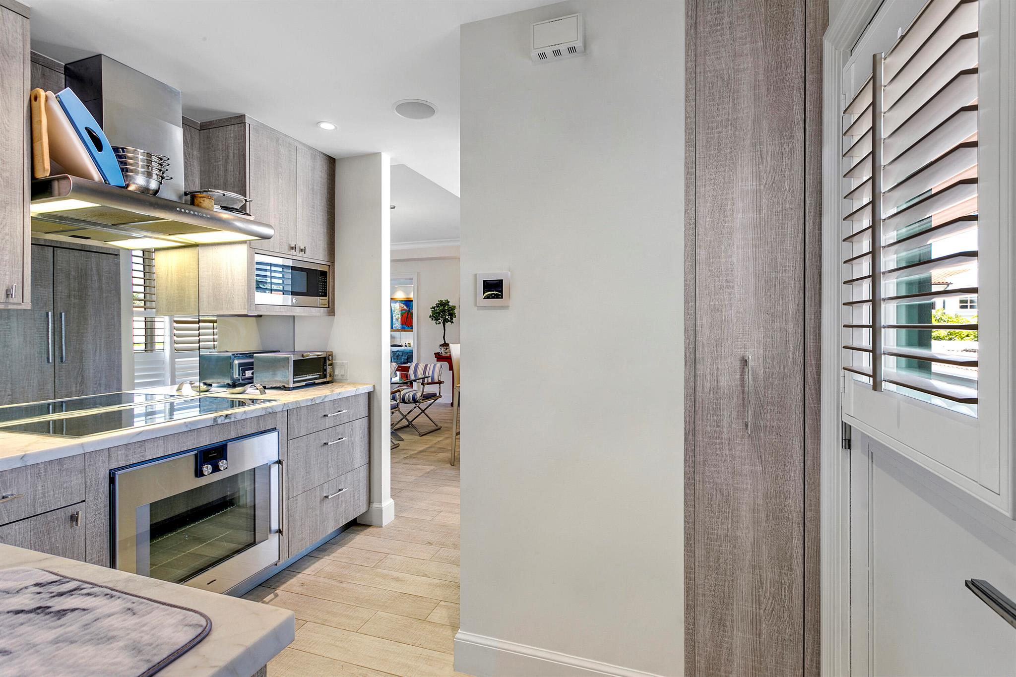 SOUTHLAKE COND DECL IN - Residential