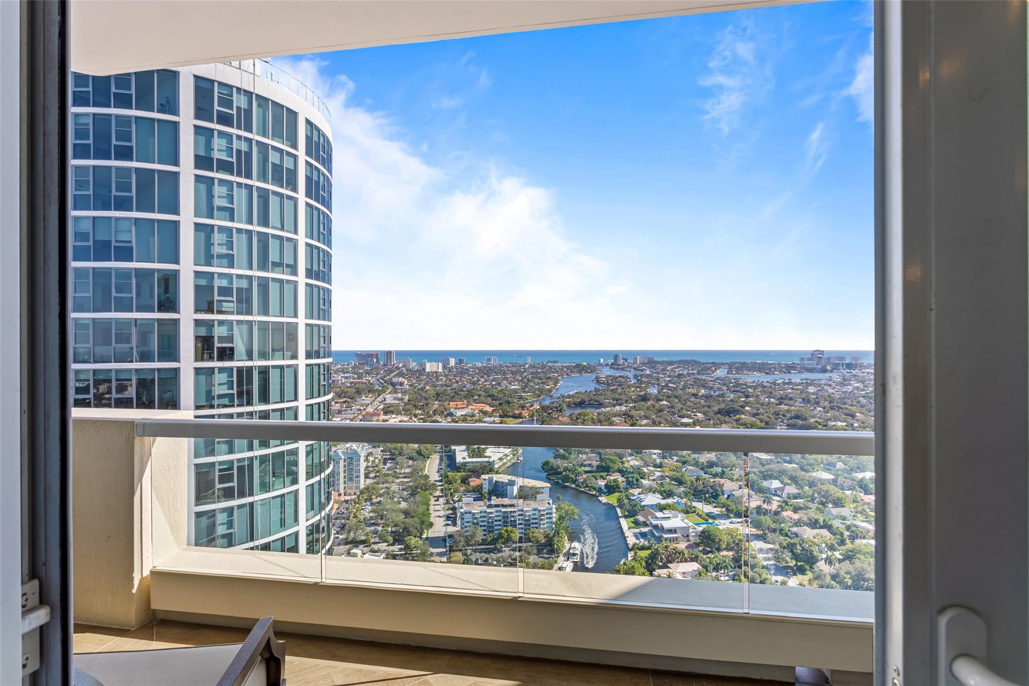 Las Olas Grand - Residential