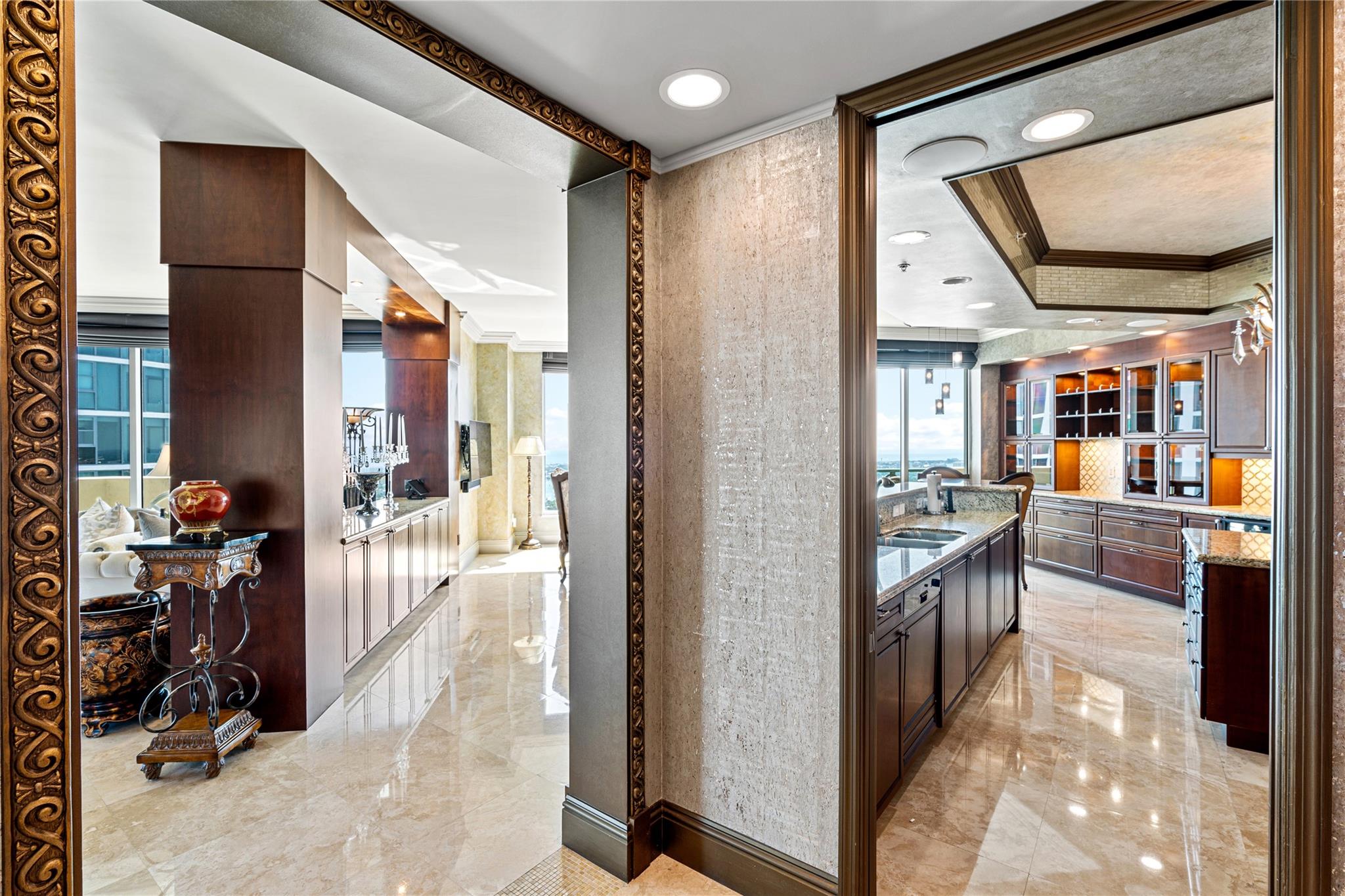 Las Olas Grand - Residential