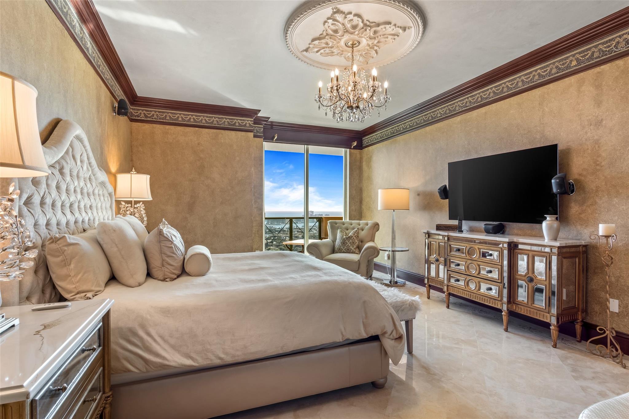 Las Olas Grand - Residential