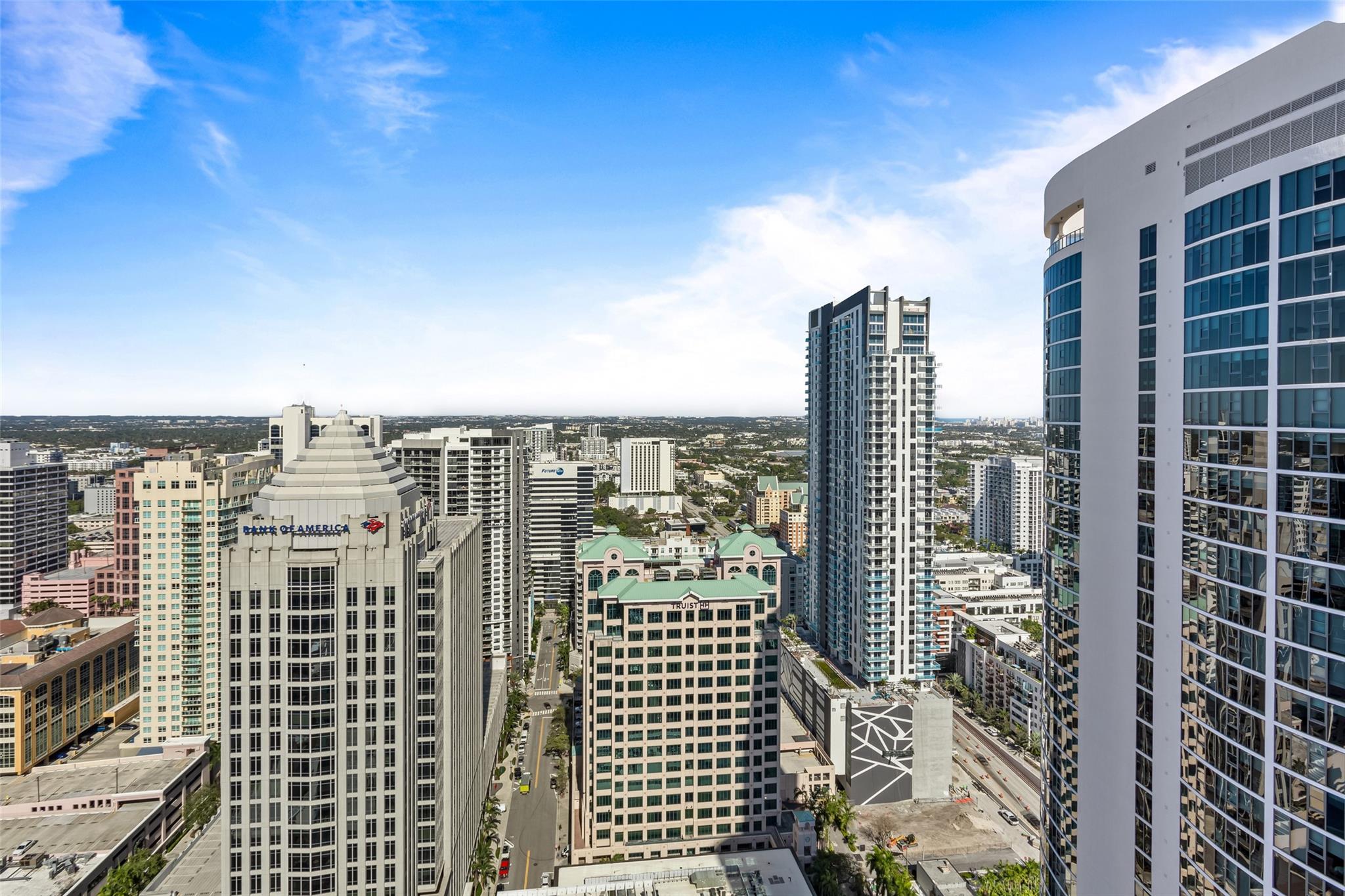 Las Olas Grand - Residential