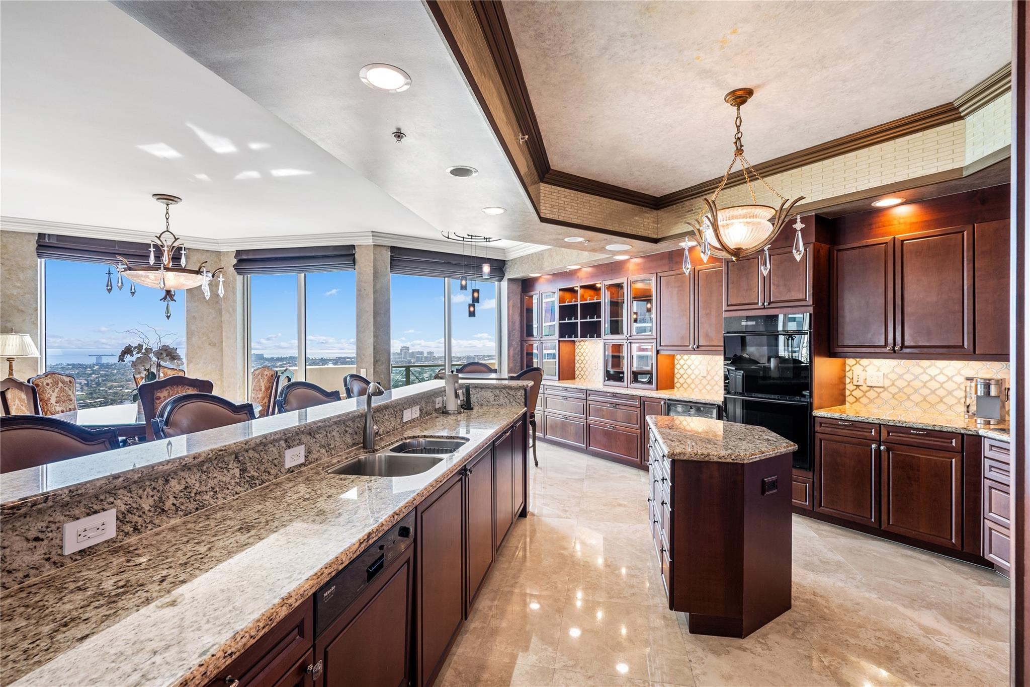 Las Olas Grand - Residential