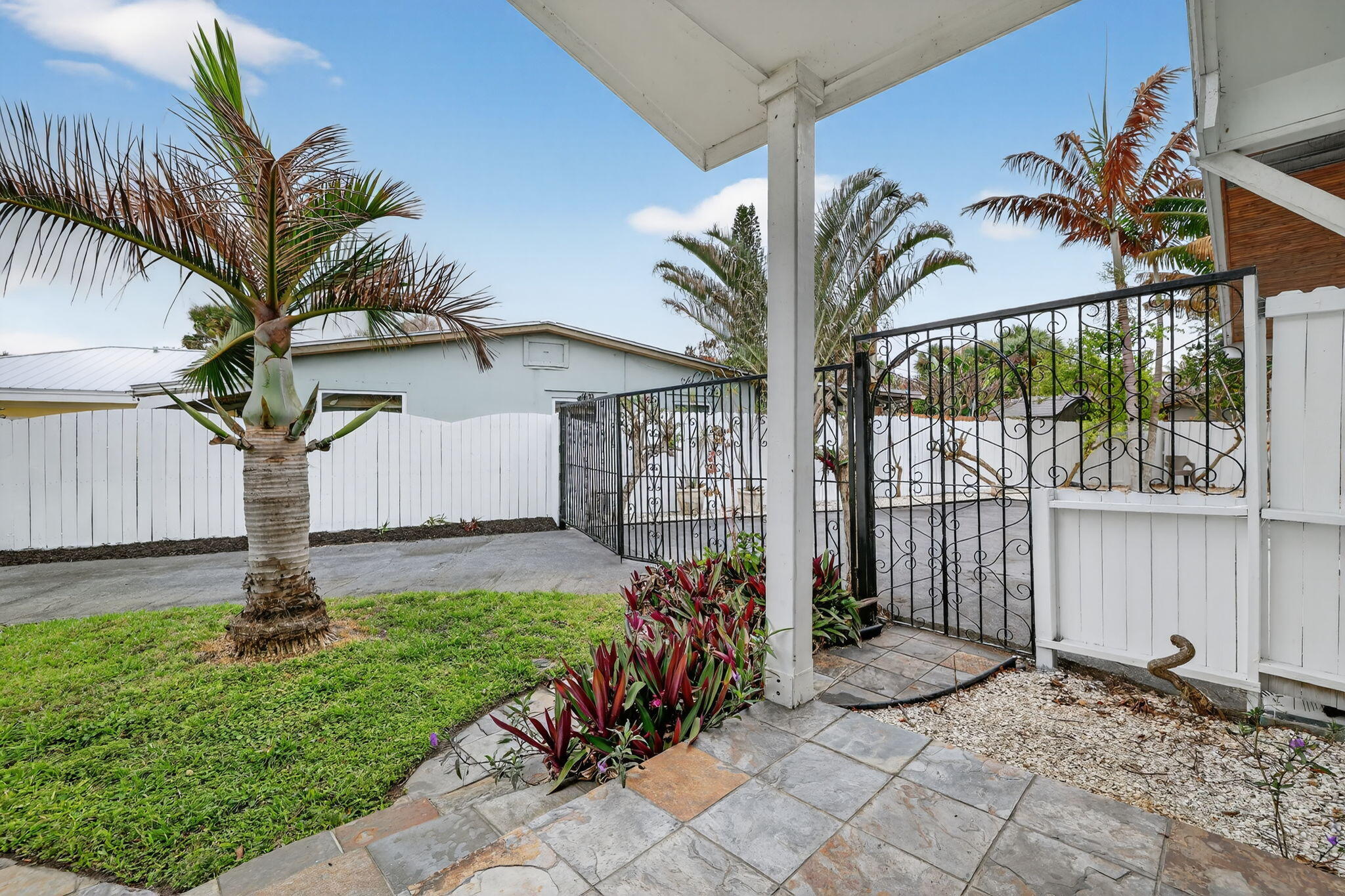 4490 NE Indian River Drive