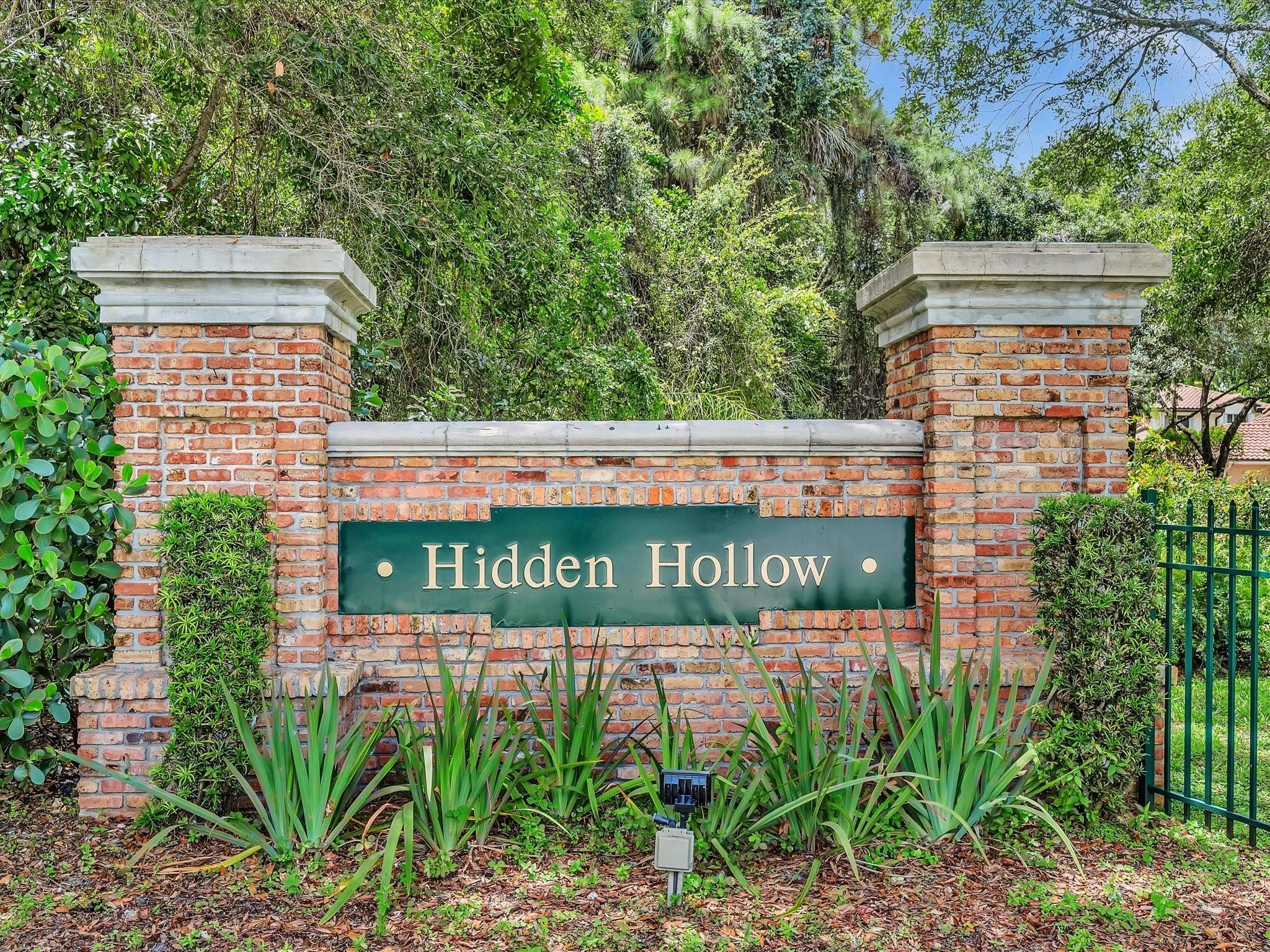 3150 Hidden Hollow Ln