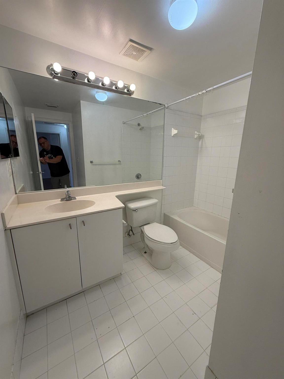 EL-AD POINCIANA CONDO - Residential Lease