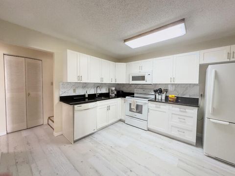 Tiny photo for 3851 Island Club Circle E, Lake Worth, FL 33462 (MLS # R11158509)