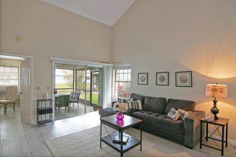 Tiny photo for 3851 Island Club Circle E, Lake Worth, FL 33462 (MLS # R11158509)