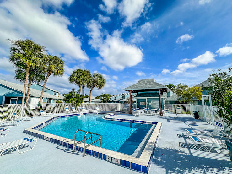 ISLAND CLUB - Residential