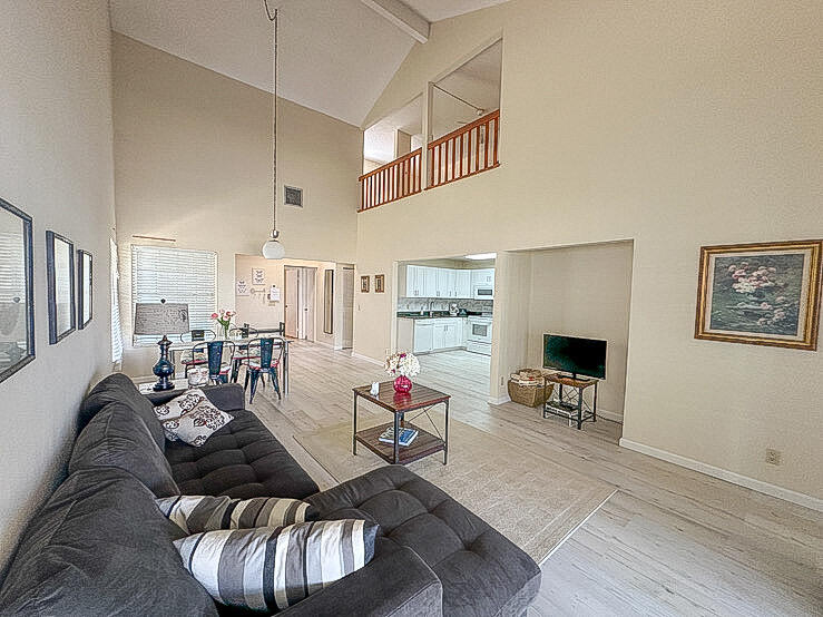 ISLAND CLUB - Residential